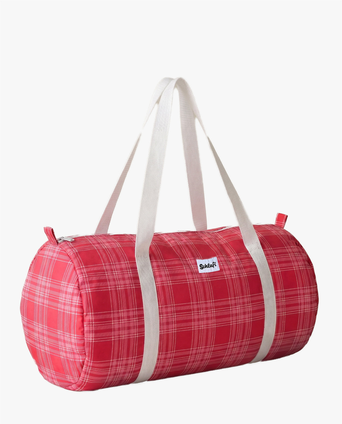 Rote Duffel Bag mit kariertem Design, weißen Trageriemen und Reißverschluss, schräg von vorne auf hellem Hintergrund dargestellt.